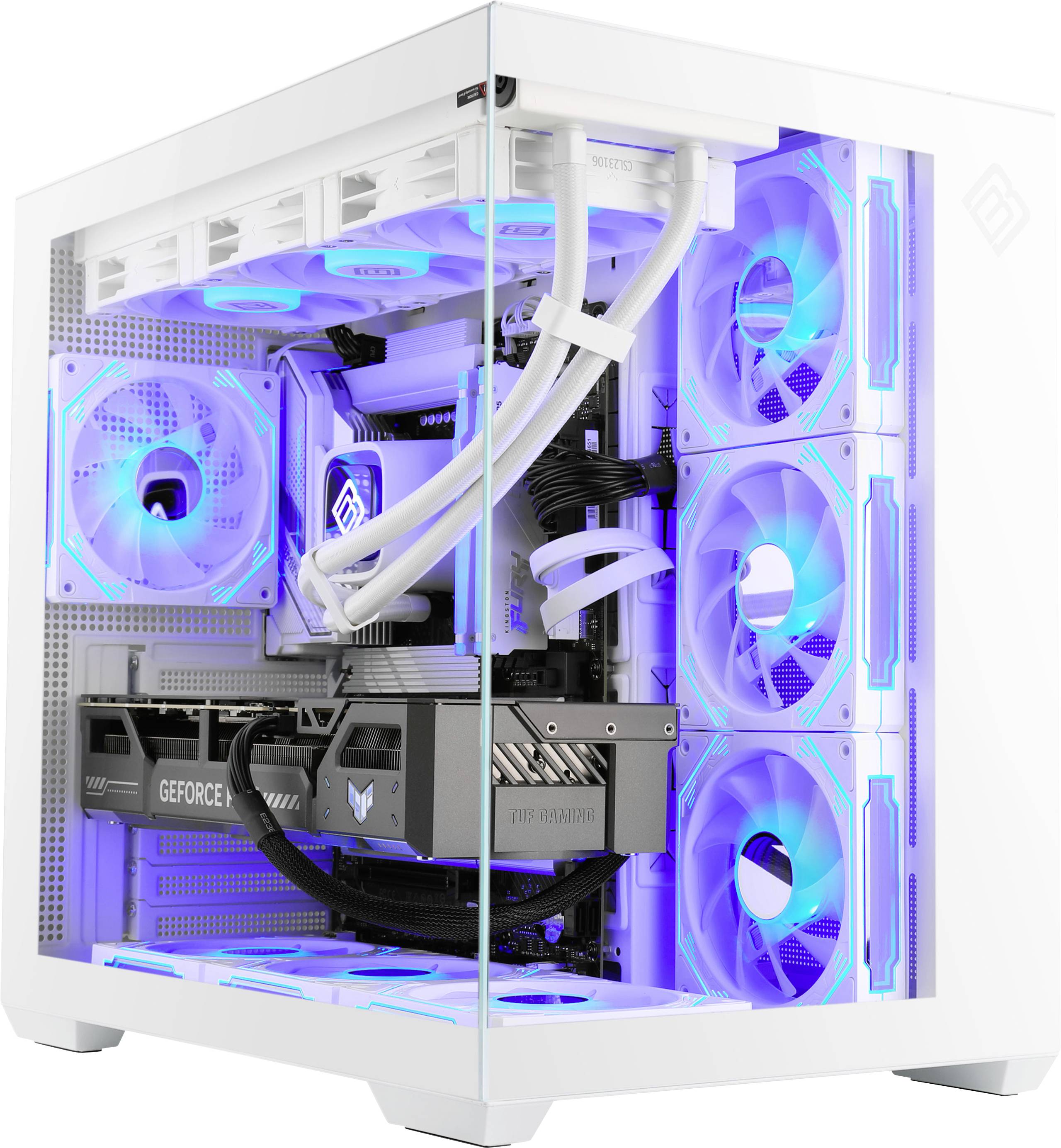 Bílý stolní herní počítač s průhledným bočním panelem, zobrazující vnitřní komponenty včetně grafické karty GeForce a modrých LED ventilátorů.