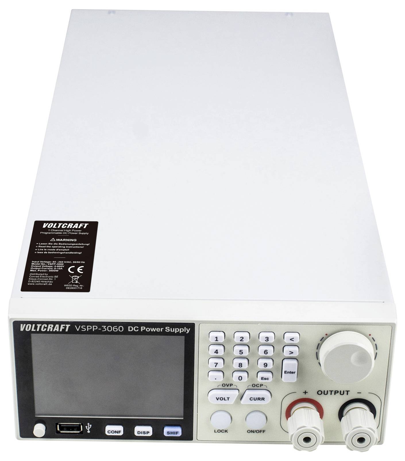 Obdélníkový bílý stejnosměrný napájecí zdroj s digitálním displejem, ovládacími tlačítky, dvěma knoflíky a výstupními svorkami na pravé straně.