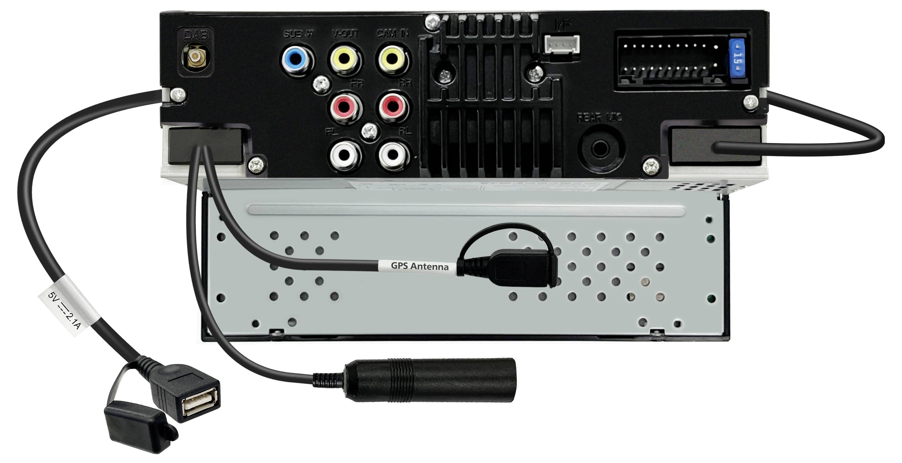 Zadní strana audio zařízení s různými kabelovými přípojkami, včetně žlutých, červených a bílých konektorů, USB kabelu a GPS antény.