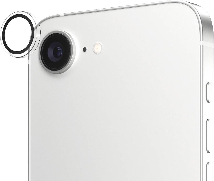 Detailní záběr fotoaparátu smartphonu na zadní straně stříbrného zařízení se zaoblenými hranami a viditelnými bočními tlačítky.
