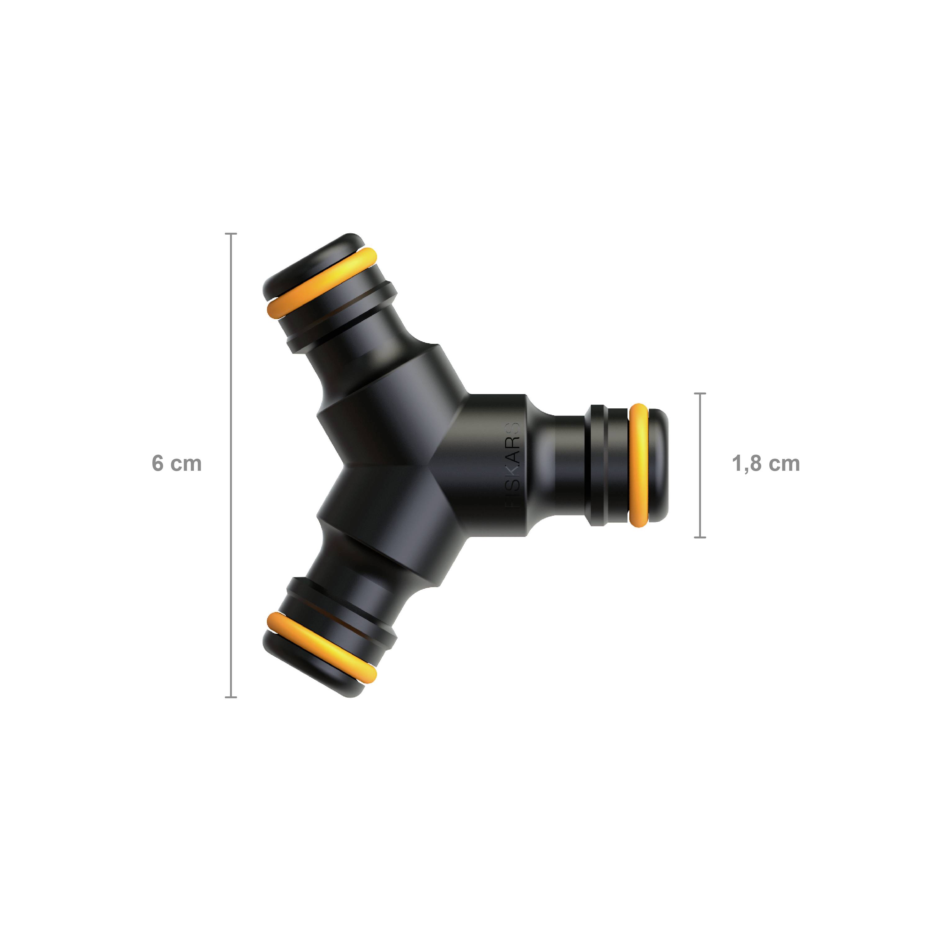 Černý Y-konektor s oranžovými kroužky o rozměrech: délka 6 cm, šířka 1,8 cm.
