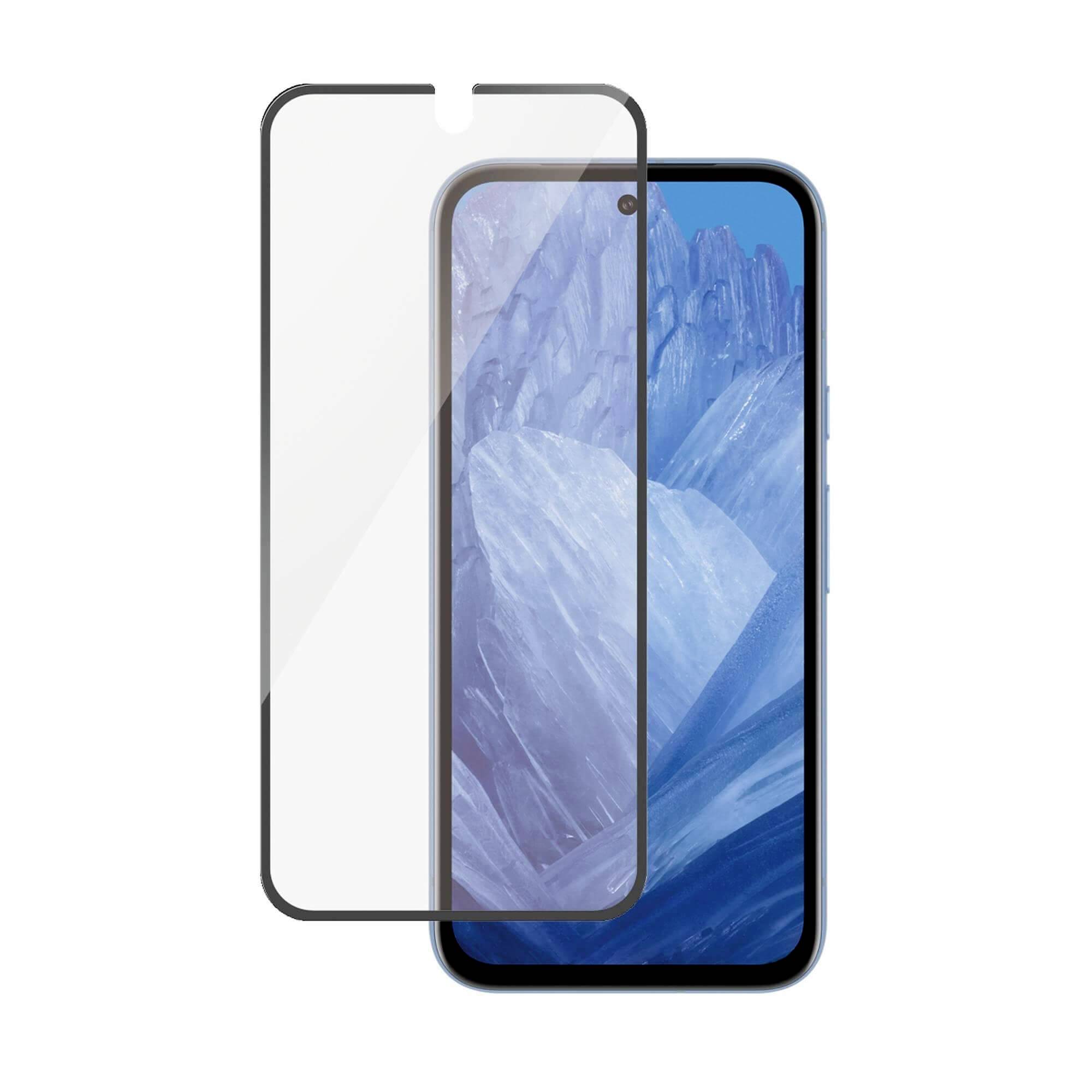 Smartphone s modrou horskou krajinou na displeji. Před ním je zvýrazněn průhledný ochranný kryt displeje.