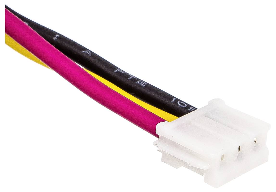 Třípólový konektor s červenými, žlutými a černými kabely, zobrazuje připojení pro elektronická zařízení nebo napájení.