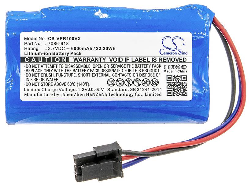 Modrá lithium-iontová baterie s černým a červeným konektorem. Na bílém štítku jsou uvedeny specifikace a výstražná upozornění.