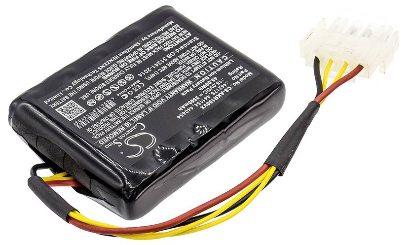 Černá lithium-iontová baterie s kabely a konektorem. Na štítku jsou vytištěny technické specifikace a bezpečnostní informace.