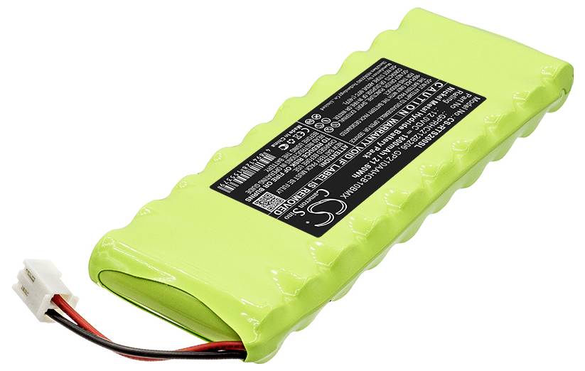 Obdélníková, zelená baterie s černými a bílými štítky, zobrazuje technické údaje. Jsou viditelné dva závity a kabel.