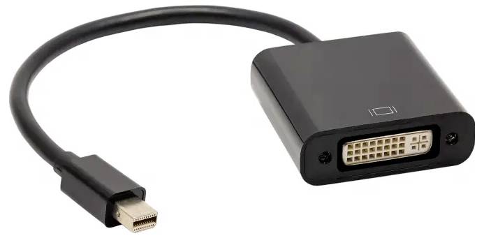 Černý adaptér z Mini DisplayPort na DVI leží na bílém pozadí. Adaptér má krátký, flexibilní kabelový konektor.