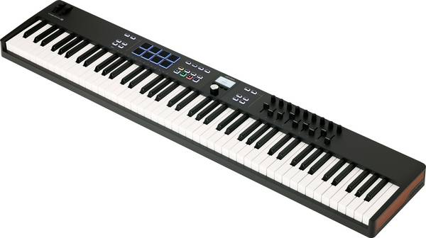 Arturia KeyLab Essential 88 mk3 klávesy černá