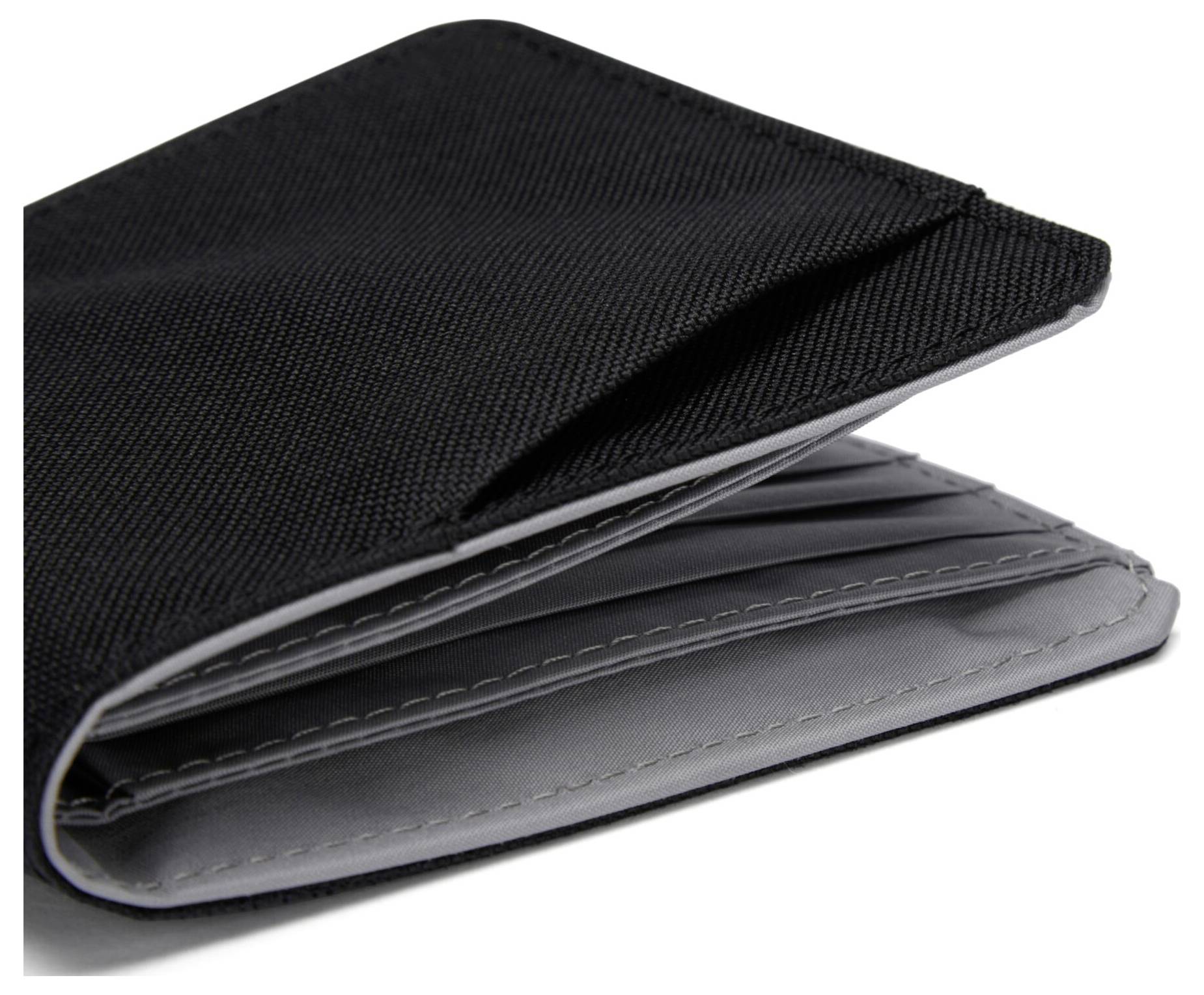 Pacsafe RFIDsafe Bifold Wallet peněženka, (d x š x v) 1 x 10.5 x 9 cm, černá, 11000130-6
