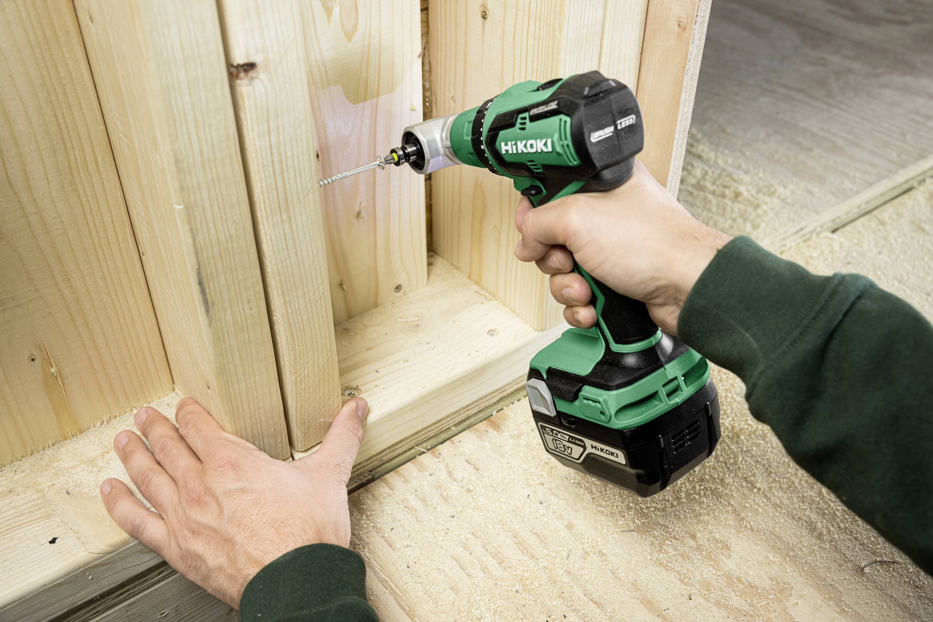 HiKOKI aku vrtací šroubovák, 18 V, 2.0 Ah Li-Ion vč. 2x aku, vč. nabíječky, kufřík, DS18DDQWRZ-3