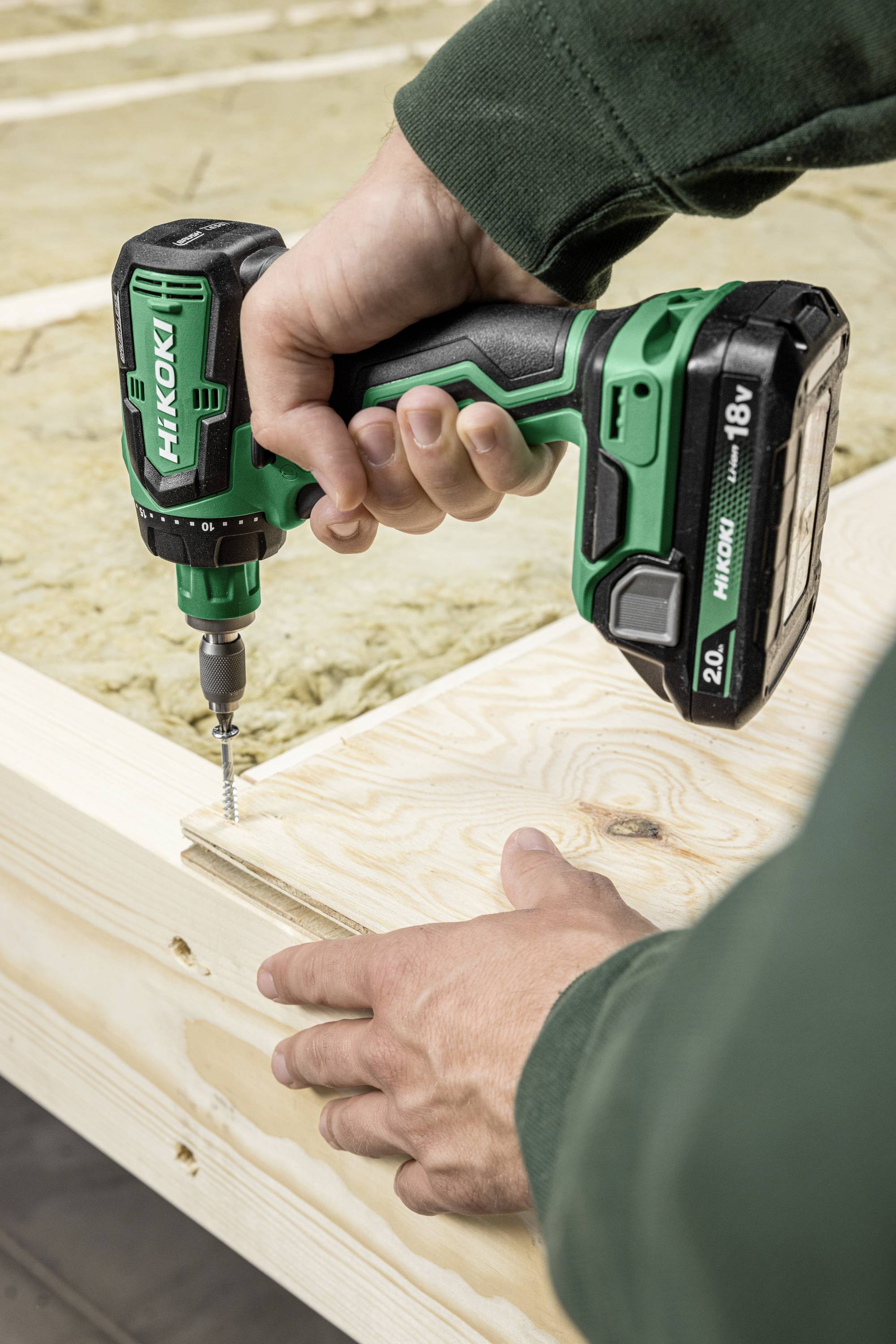 HiKOKI aku vrtací šroubovák, 18 V, 2.0 Ah Li-Ion vč. 2x aku, vč. nabíječky, kufřík, DS18DDQWRZ-4