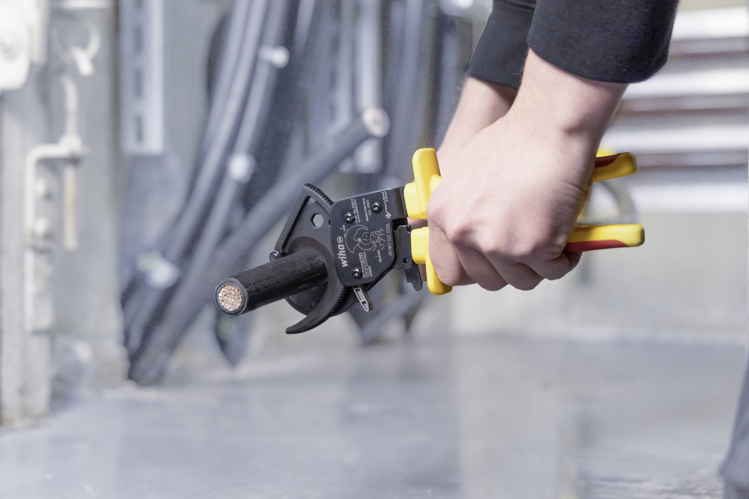 Wiha 46674 štípací kleště na kabely hliníkový a měděný kabel, jedno- a vícežilový, 34 mm, 300 mm²-10