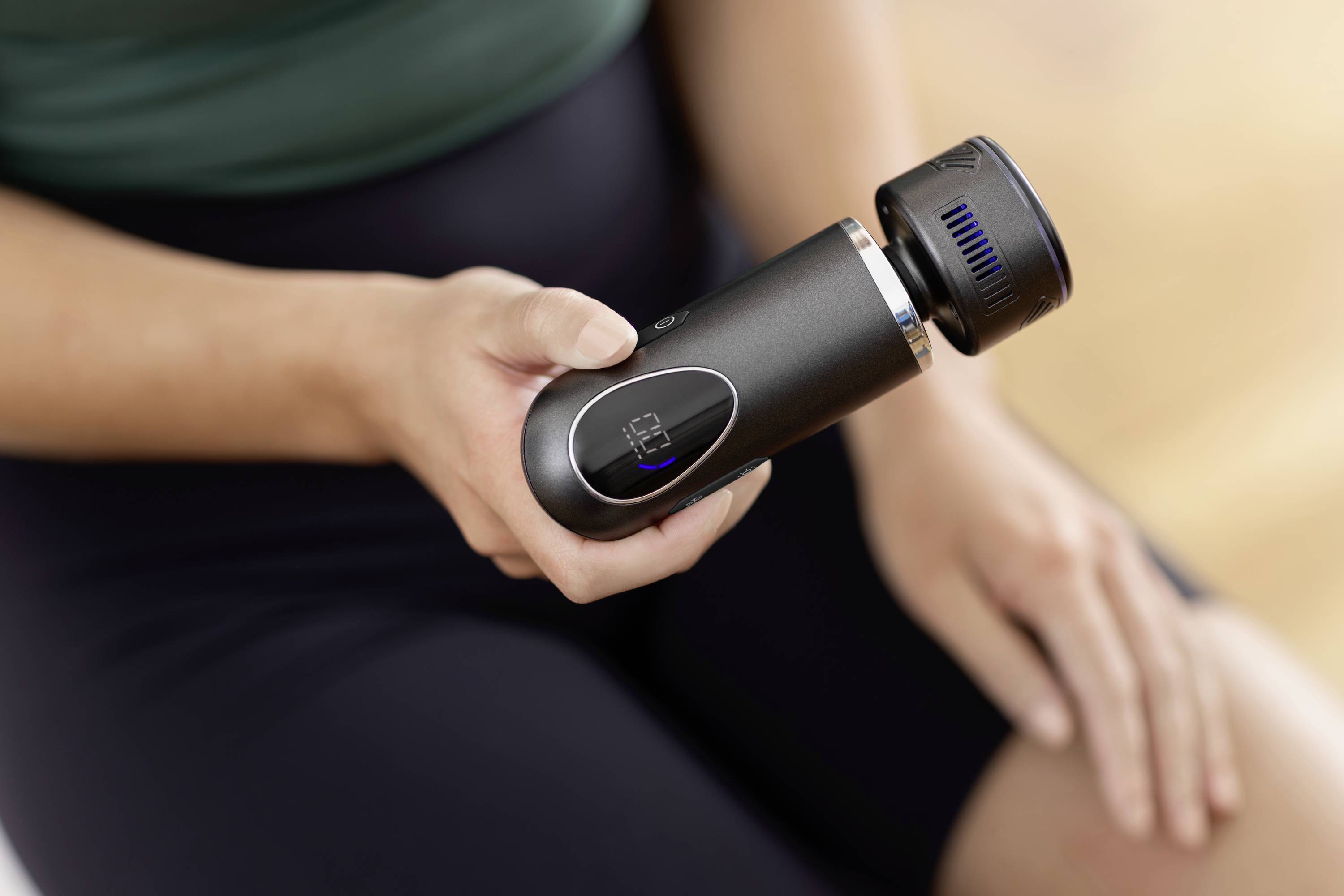 Medisana MG 560 Hot & Cold masážní pistole 20 W černá-11