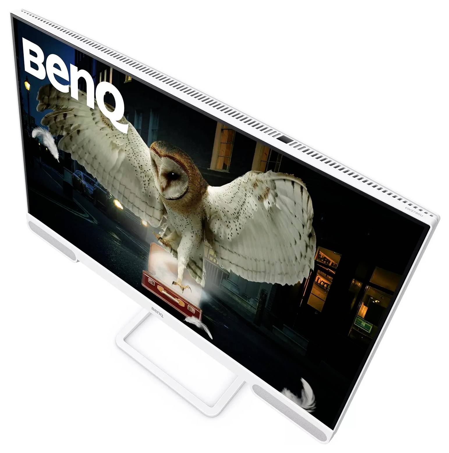 Monitor BenQ zobrazuje obraz sovy letící s kufříkem na pozadí tlumeně osvětlené městské krajiny.