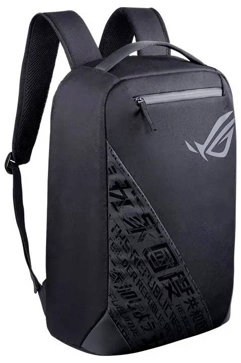 Elegantní černý batoh s úhlovým designem, vybavený zipovou kapsou a emblémem na přední straně. Popruh je nastavitelný pro maximální pohodlí.