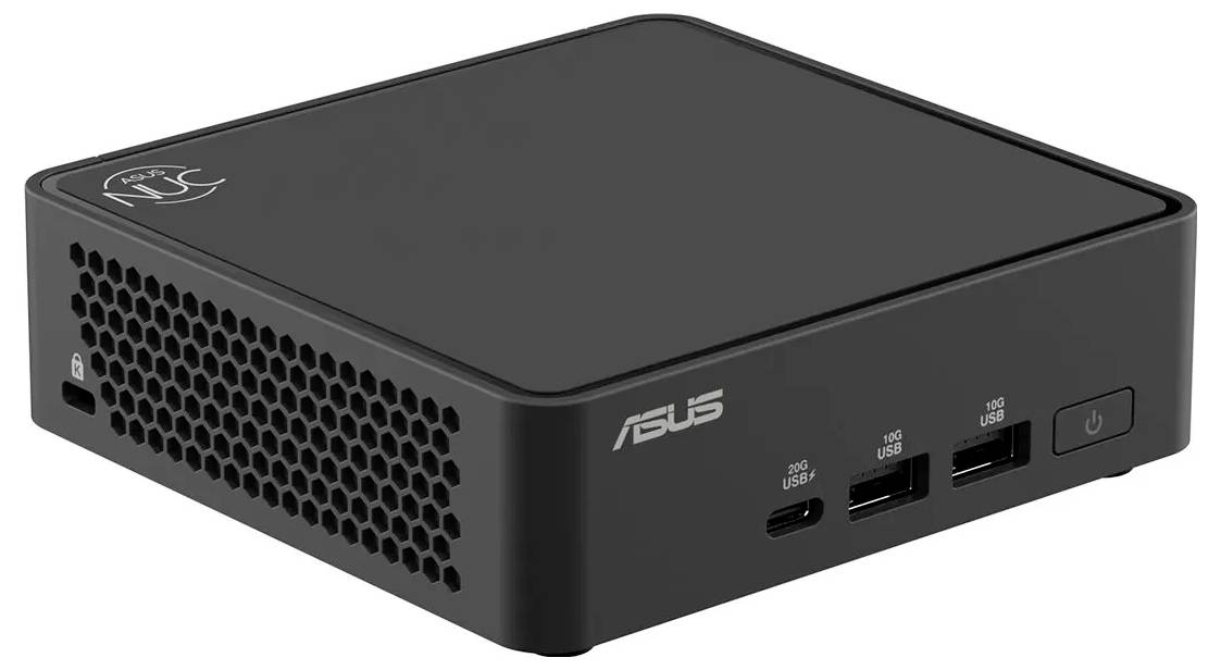 Černý mini počítač ASUS s větracími otvory a různými USB porty na přední straně.