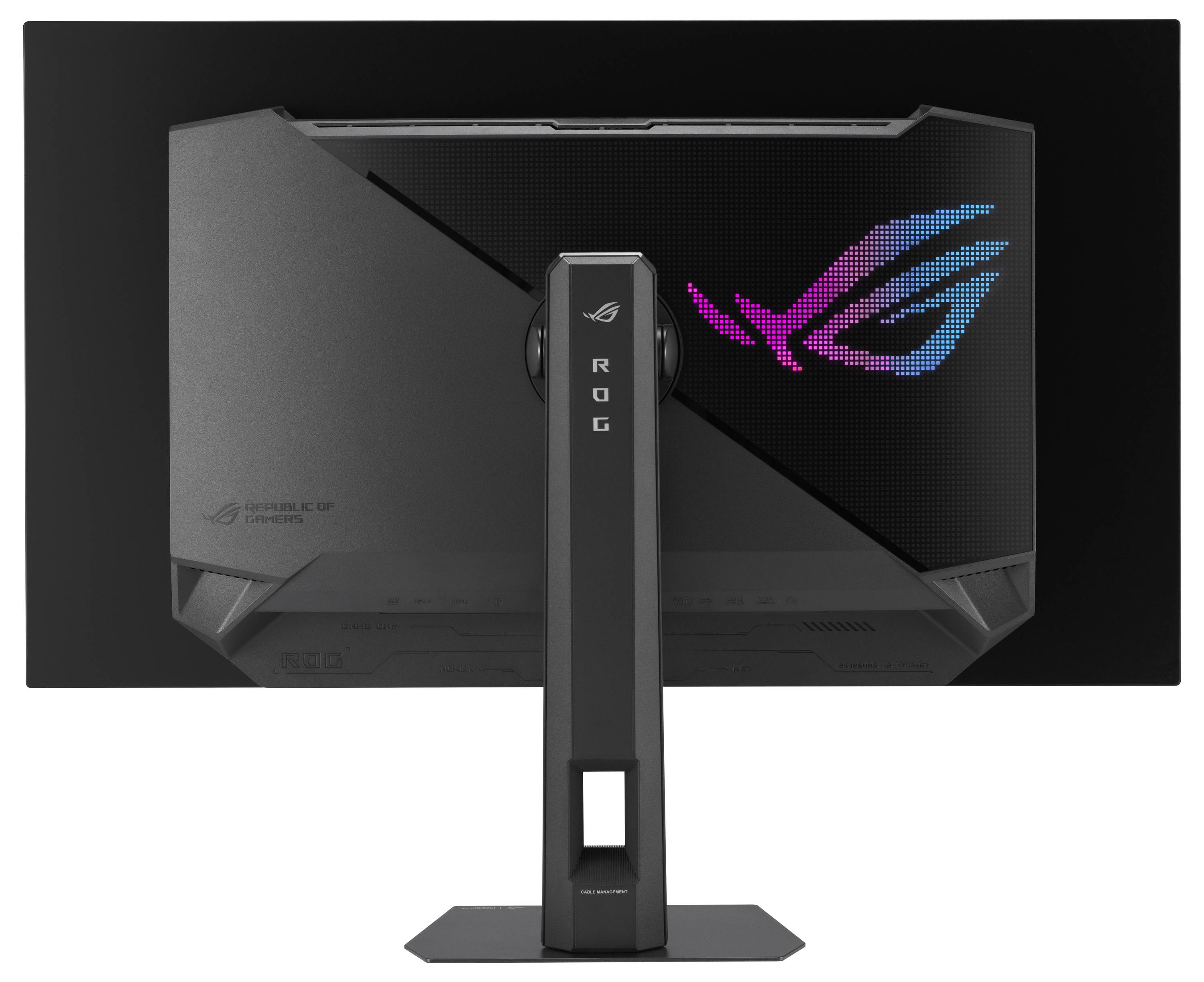 Zadní pohled na herní monitor ukazuje elegantní design s centrální podstavou, na zadním panelu je umístěno osvětlené logo ROG v růžové a modré barvě.