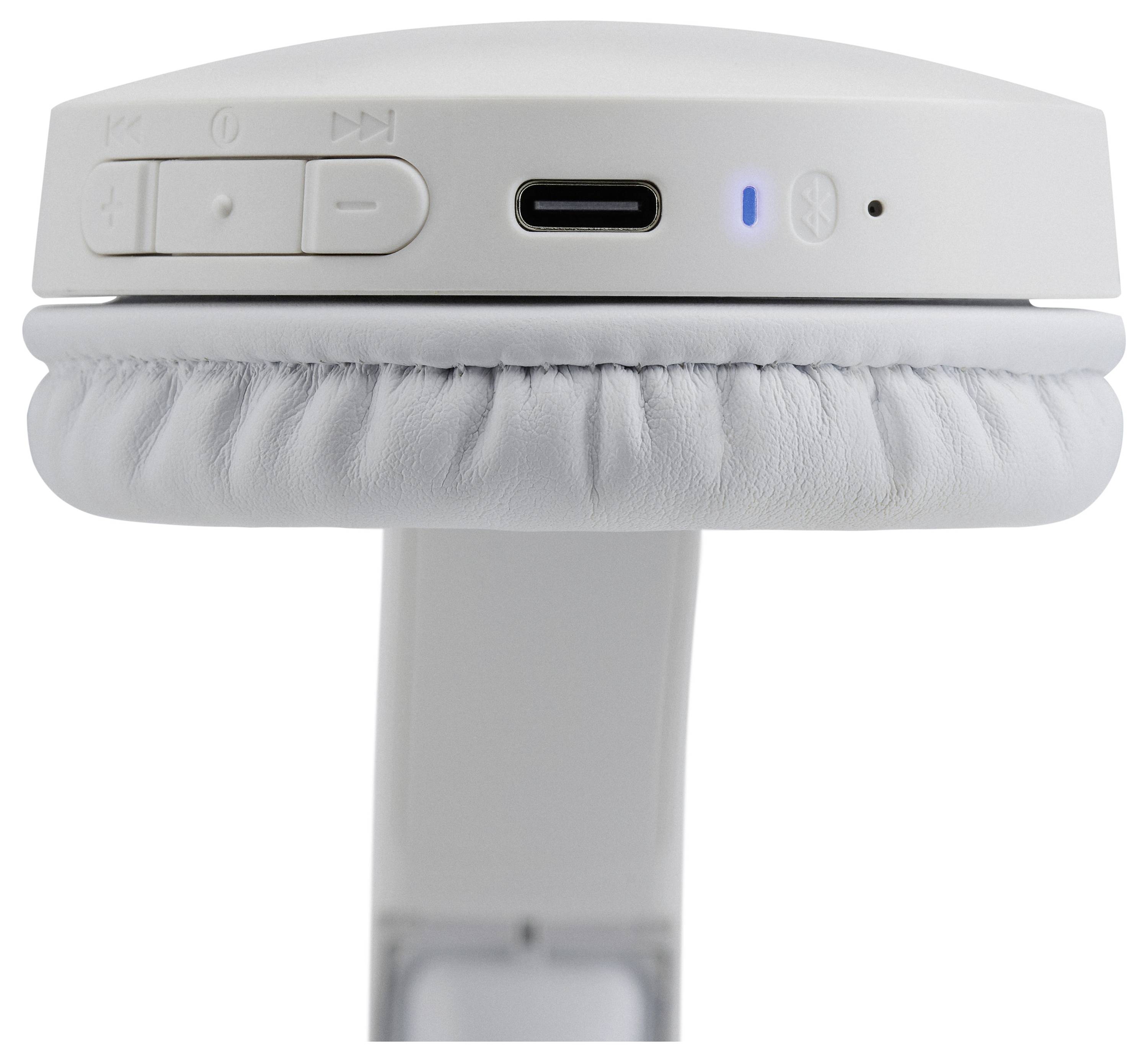 Detailní záběr bílých sluchátek zobrazující tlačítka pro ovládání hlasitosti, nabíjecí port USB-C a indikátor připojení Bluetooth na horní části náhlavní soupravy.