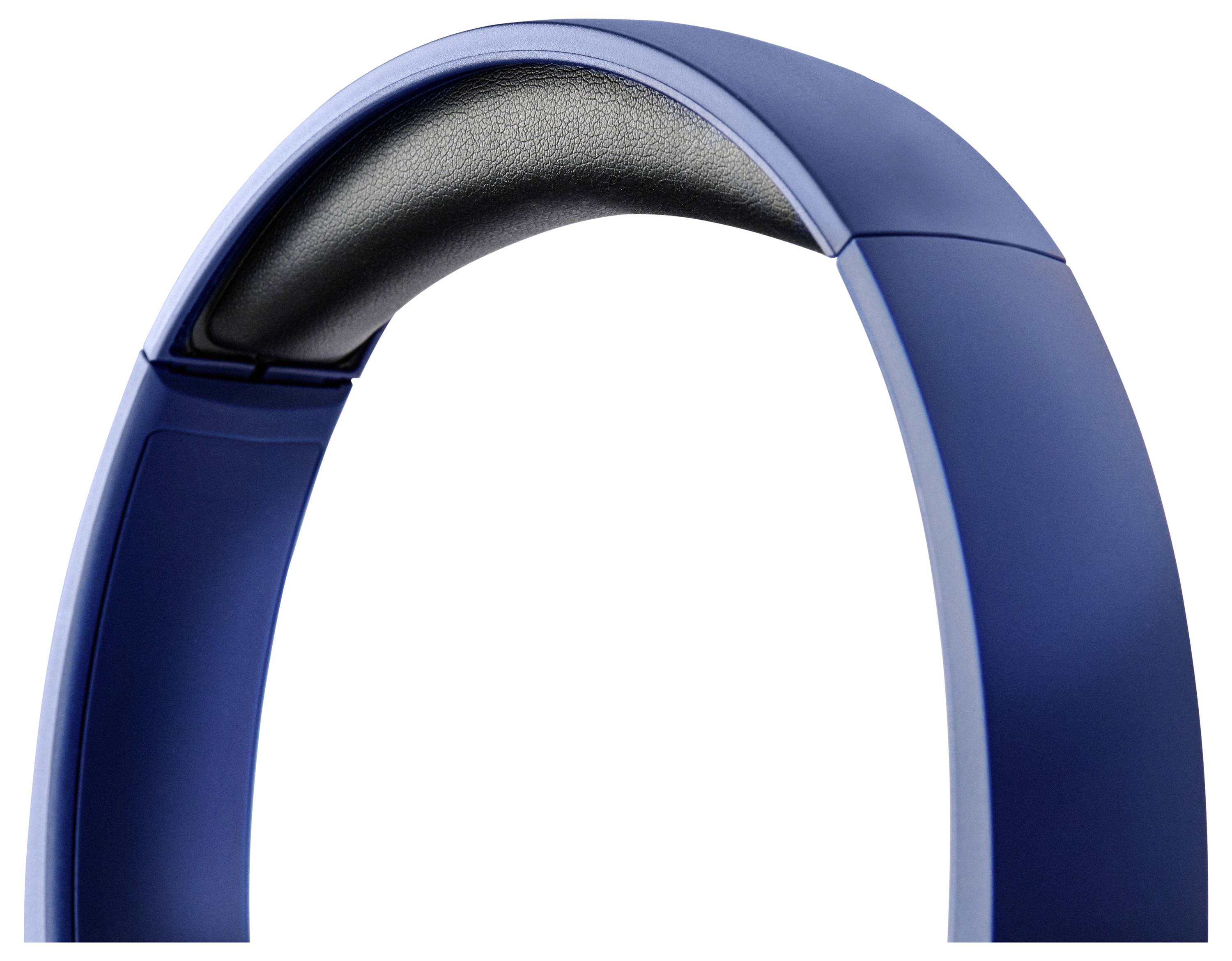 Detailní záběr pásky černě polstrovaných modrých náhlavních sluchátek, který zdůrazňuje jejich design a měkké polstrování.