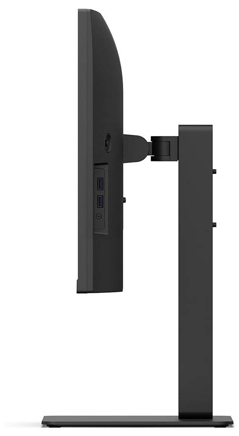 Boční pohled na tenký černý počítačový monitor s robustním stojanem, zobrazující USB porty na boku, na bílém pozadí.