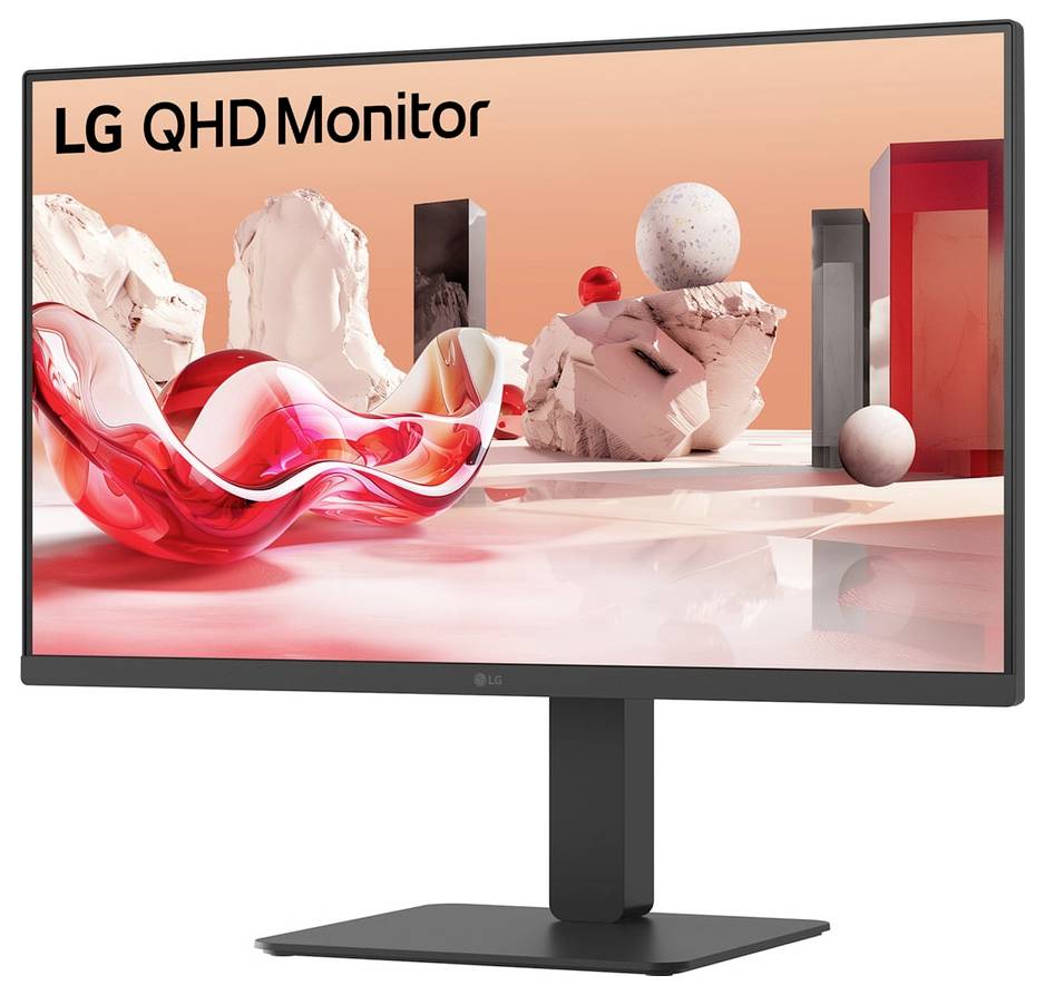 Elegantní monitor LG QHD zobrazuje moderní abstraktní 3D umění v červené a bílé barvě s geometrickými tvary.