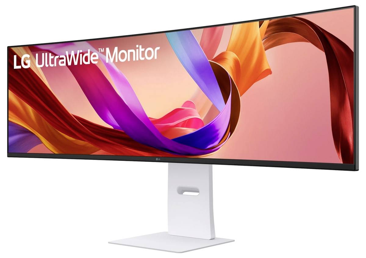 Monitor LG UltraWide s živým abstraktním designem na obrazovce, podporovaný elegantním bílým stojanem.