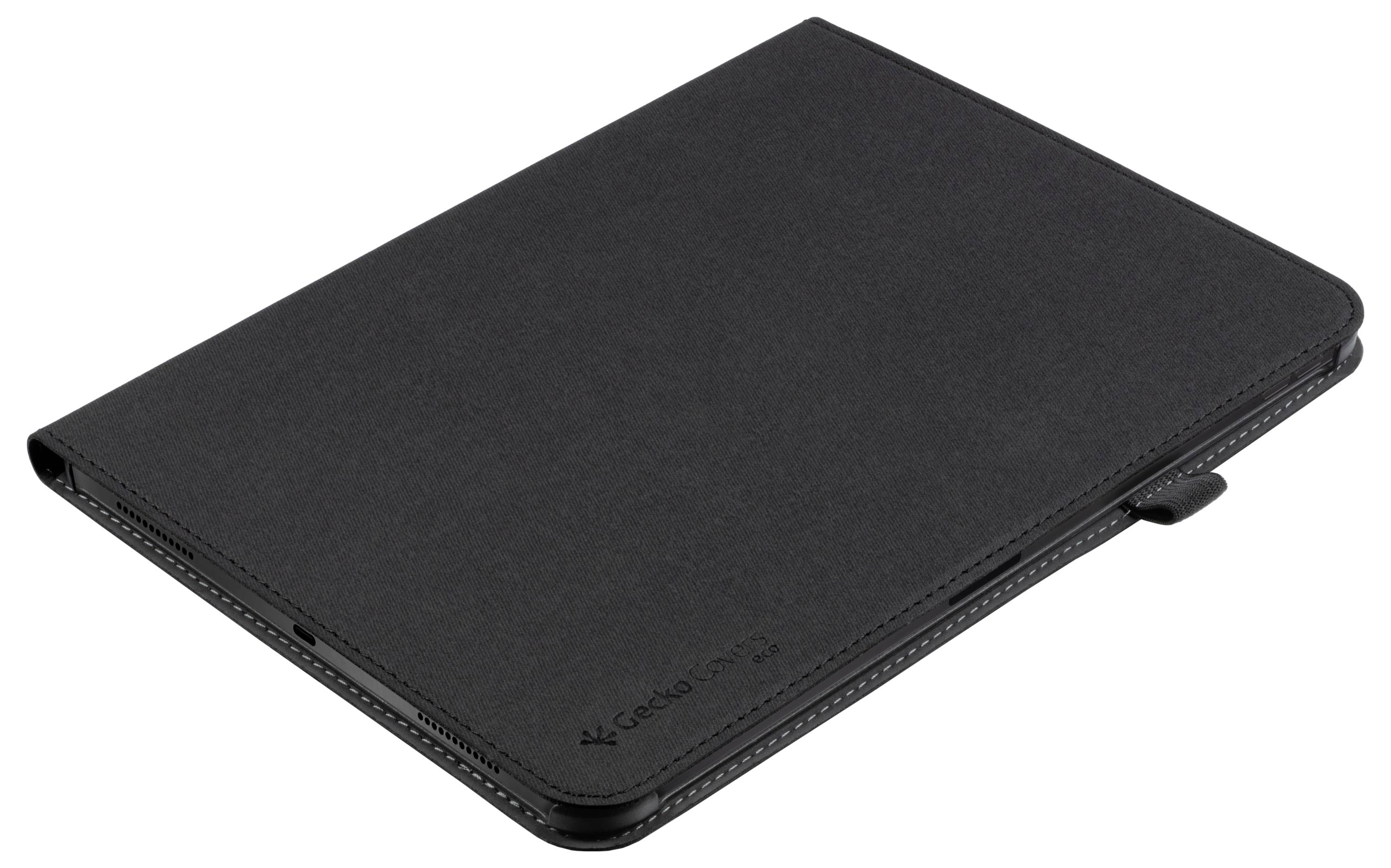 Černý kožený kryt na iPad Mini, pohled z mírně zvýšeného úhlu, ukazující jeho elegantní a minimalistický design.