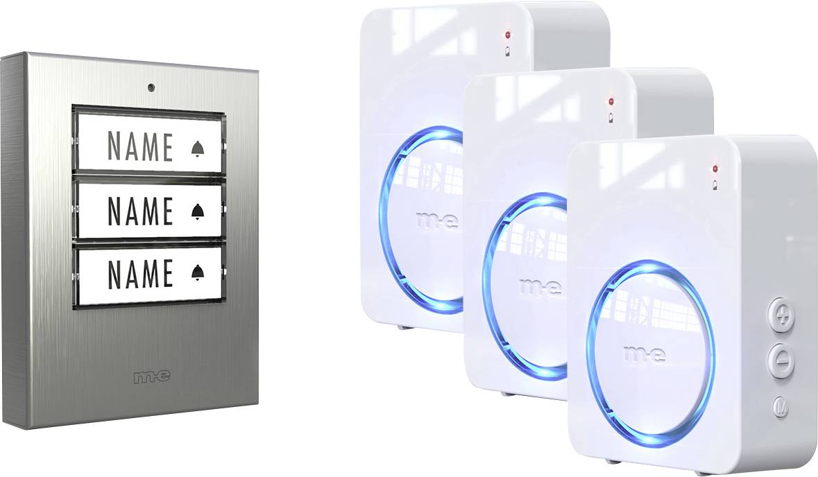 Bezdrátový systém zvonku se třemi bílými přijímači s modrými LED světly a kovovým jmenovkou se třemi přizpůsobitelnými sloty.