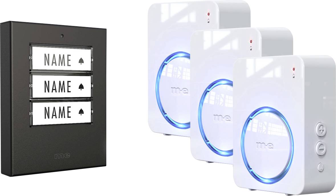Panel zvonku vlevo označený štítkem 'JMÉNO'; tři bílé bezdrátové zvonky s modrými světly vpravo.
