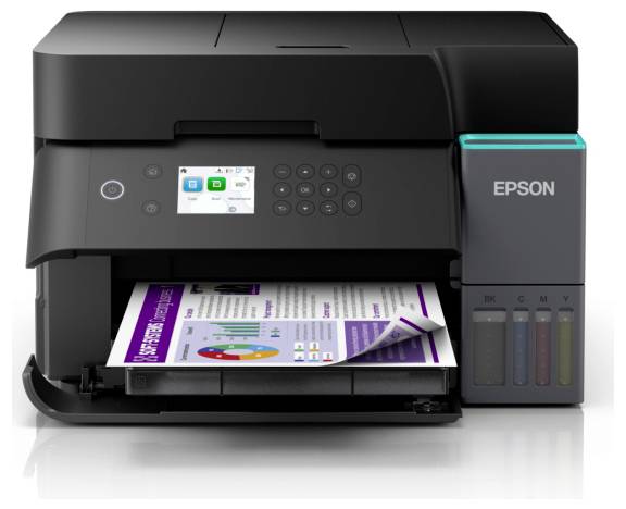 Černá tiskárna Epson s displejem tiskne barevný dokument. Hladiny inkoustových nádrží jsou viditelné na pravé straně.