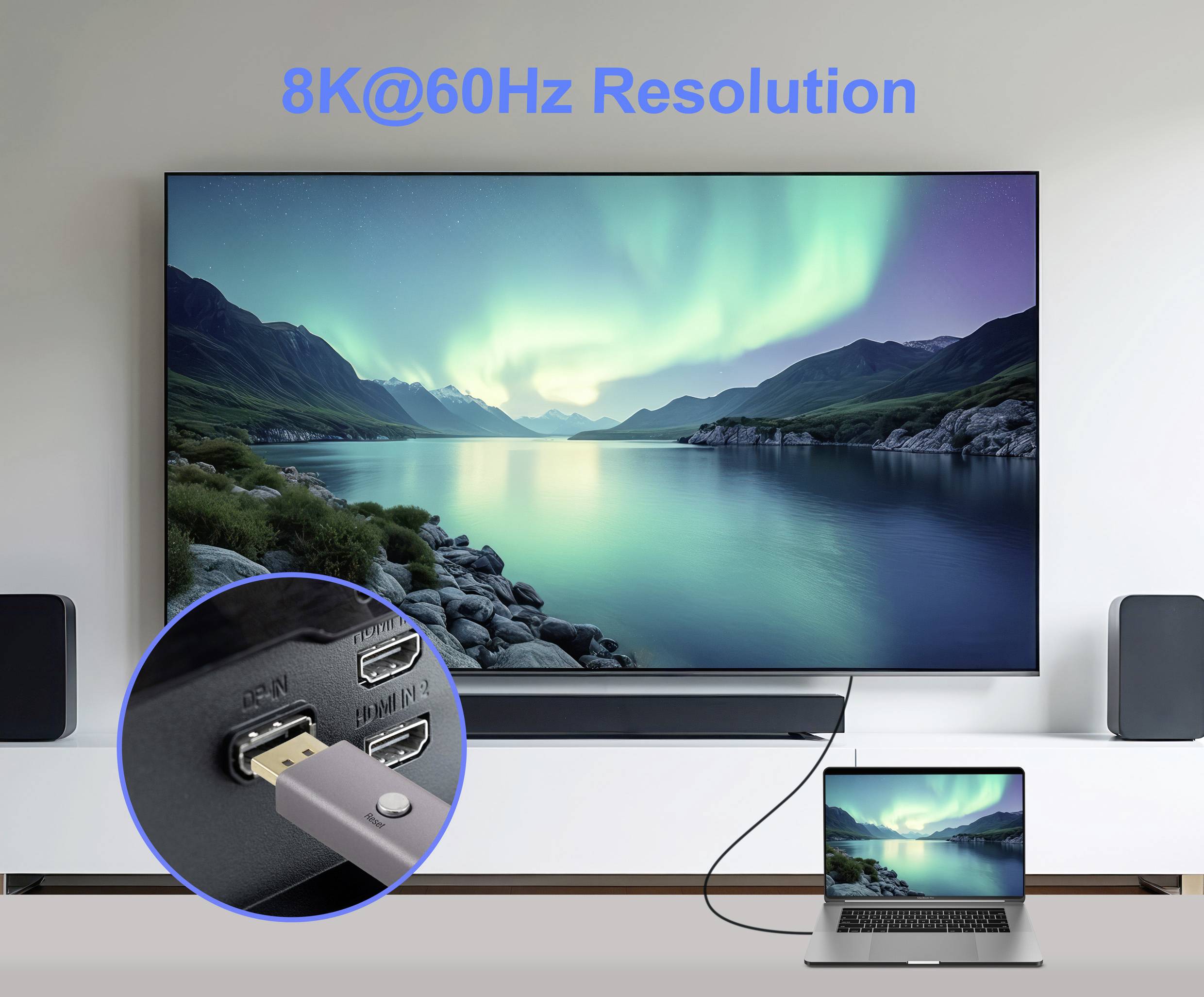 Laptop zobrazuje obraz v rozlišení 8K na velké televizi přes připojení HDMI, na kterém je zobrazen klidný výjev polární záře. Text hlásá „Rozlišení 8K@60Hz".
