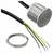 Válcový kovový senzor s černým kabelem a multibarevnými vodiči. Samostatně je zobrazen šestihranný šroubovací díl.