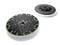 Dva kulaté brusné kotouče, jeden s černým povrchem a zelenými okraji, druhý černý s textem 'FESTOOL' na okraji, na bílém pozadí.