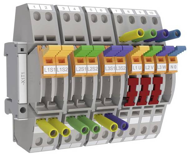 Řada modulárních elektrických svorkovnic s různobarevnými pákami a označenými připojeními, uspořádaná pro efektivní zapojení.