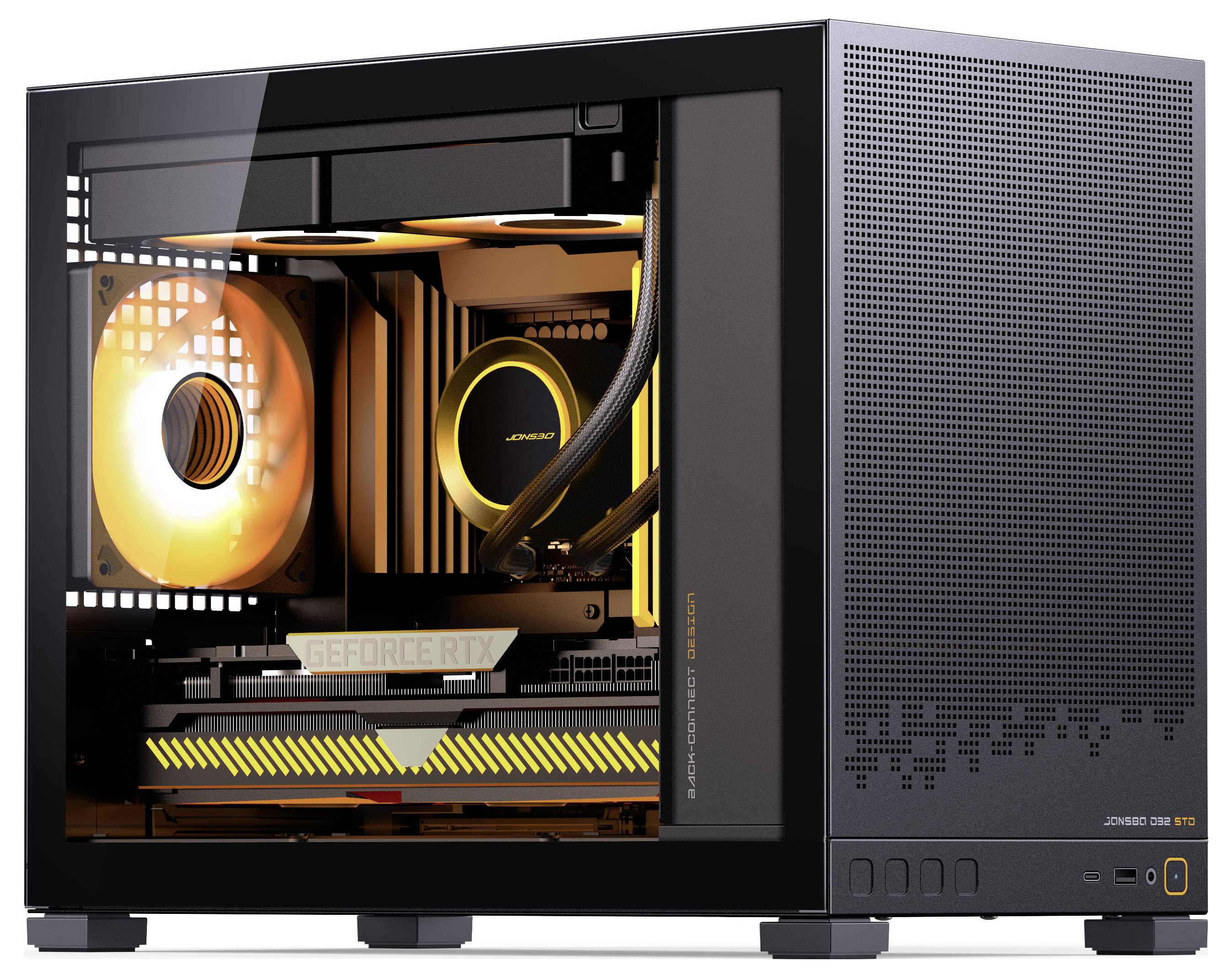 Černý počítačový box s oranžovým osvětlením uvnitř, který odhaluje viditelný chladicí ventilátor a grafickou kartu 'GeForce RTX'.