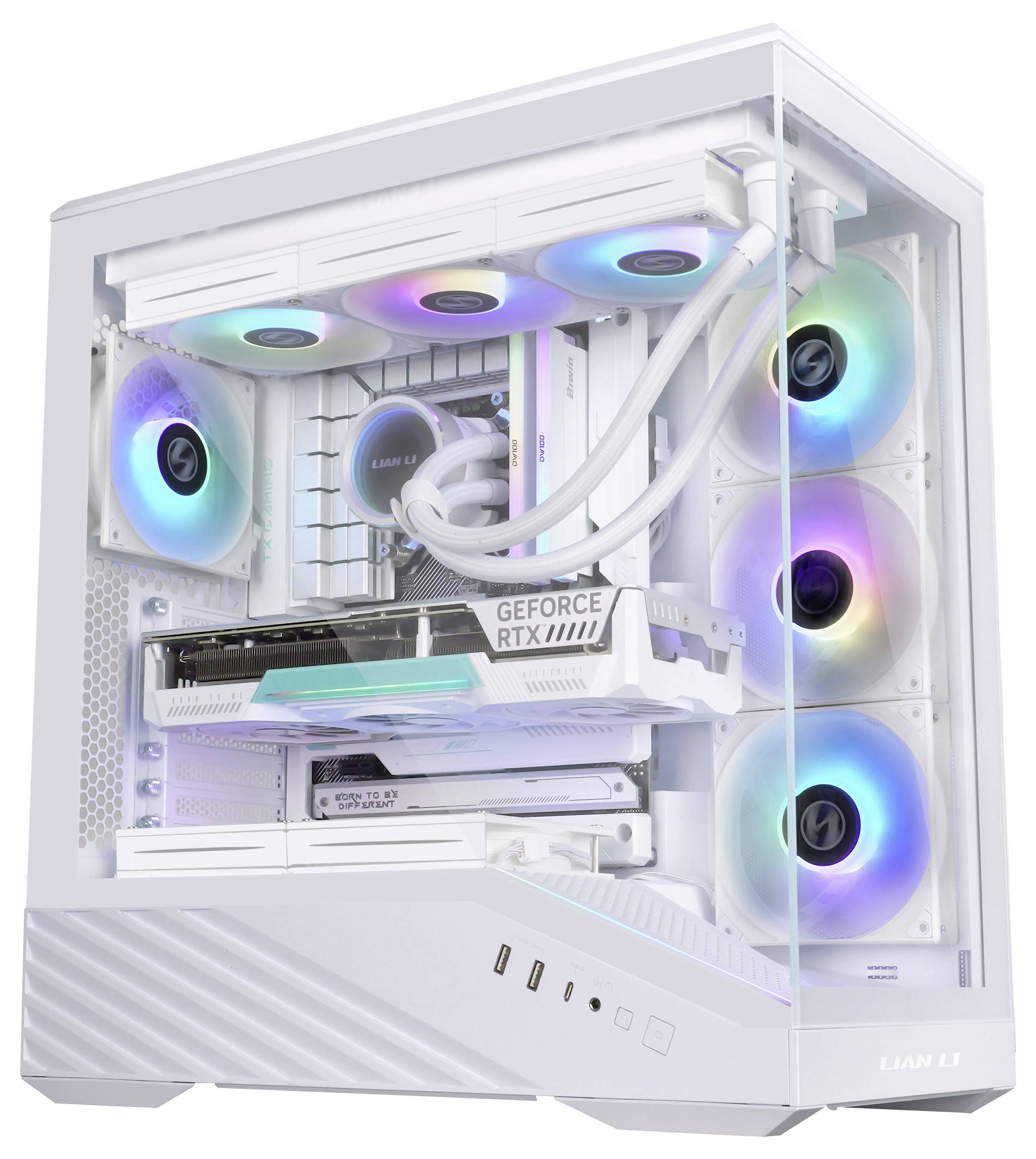 Bílá počítačová skříň s průhlednými panely, která odhaluje vnitřní komponenty s RGB podsvícením, včetně grafické karty GeForce RTX.