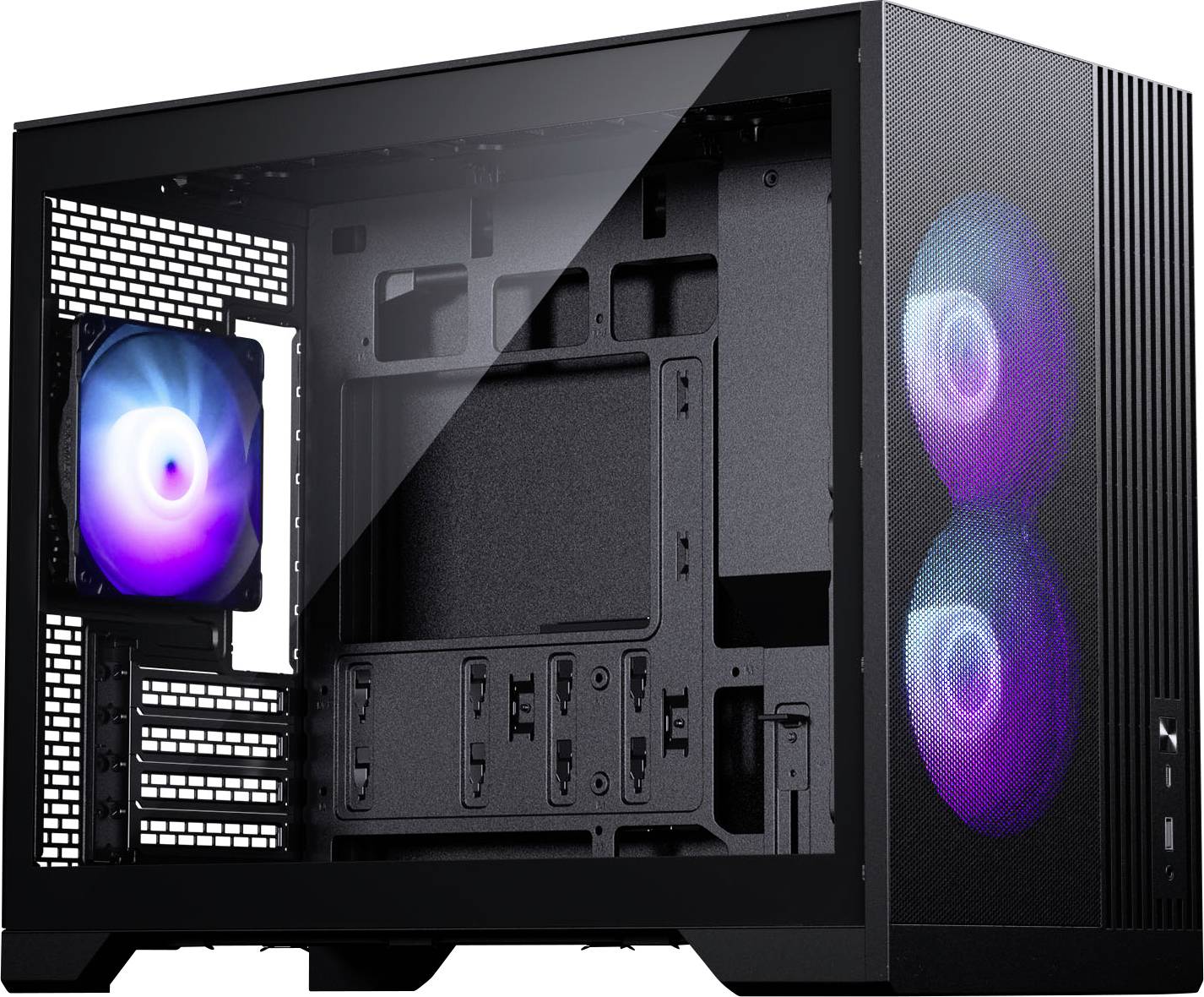 Černý počítačový skříň s průhledným bočním panelem, vybavená dvěma předními RGB ventilátory a jedním zadním ventilátorem, ukazující vnitřní montážní sloty.