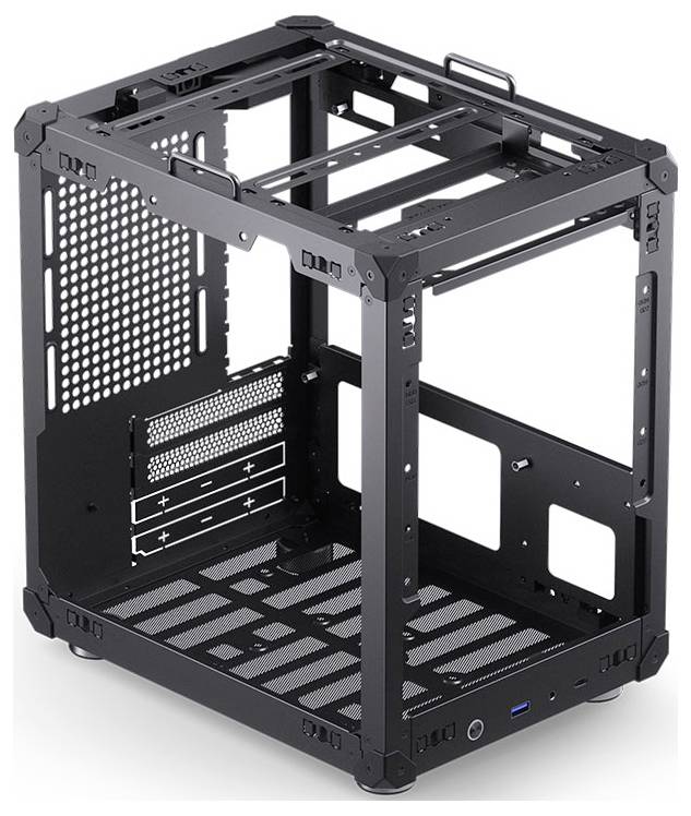 Černá, otevřená počítačová skříň z oceli s minimalistickým designem, disponující několika sloты pro komponenty a dostatečným prostorem pro větrání.