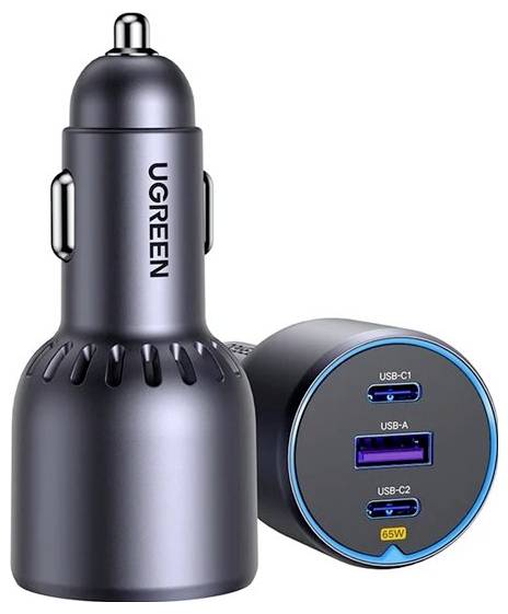 UGREEN dvouportový automobilový nabíjecí adaptér se porty USB-C1, USB-A, USB-C2 a výstupem 65W, zobrazený v přední a boční projekci na bílém pozadí