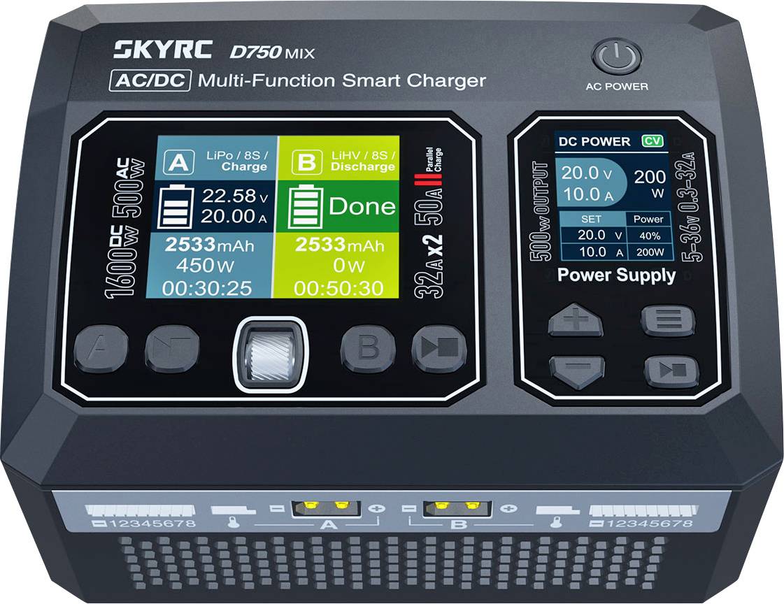 Displej nabíječe SKYRC D750 MIX Multifunkčního inteligentního nabíječe zobrazuje stavy nabití baterie, napětí a kapacity pro různé kanály.