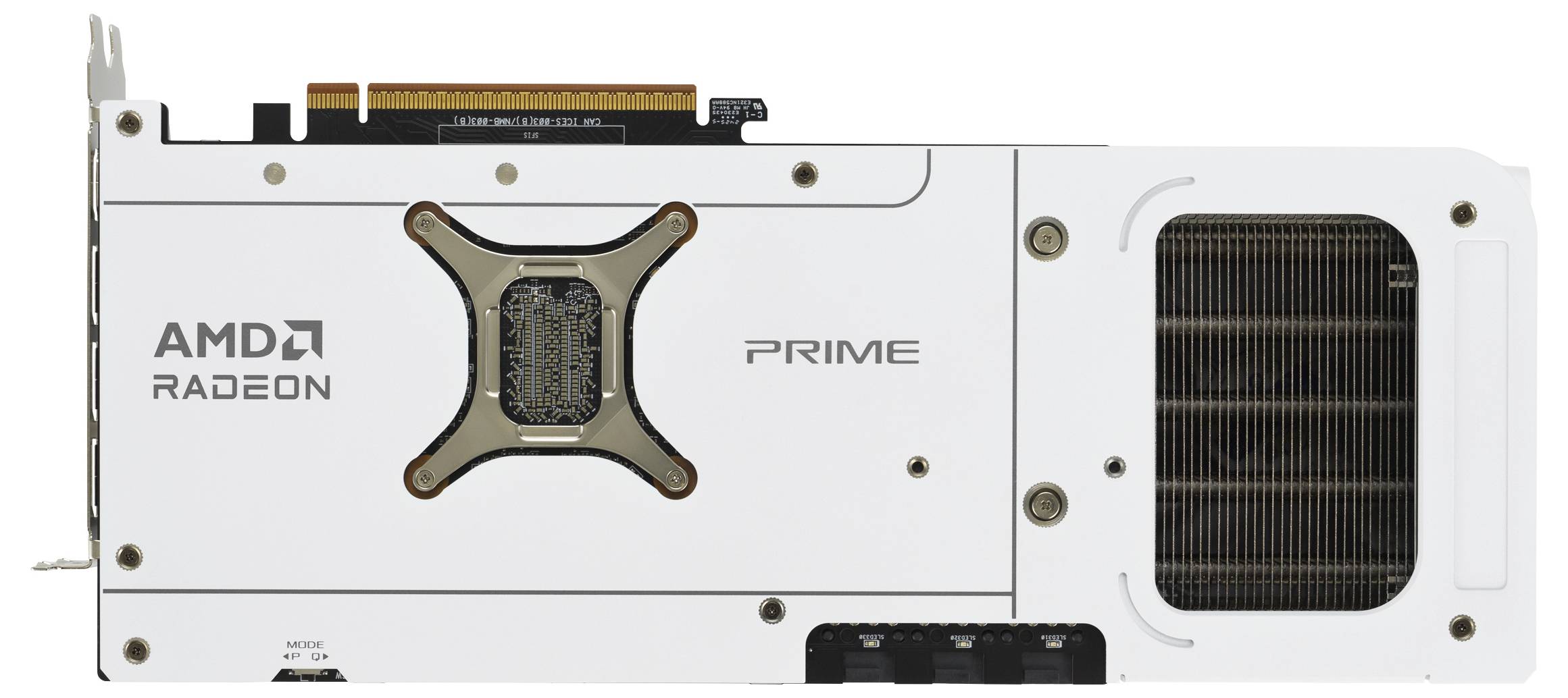 Bílá grafická karta označená 'AMD Radeon' a 'Prime' s chladicím systémem, na kterém je viditelný chladič a jedinečný designový vzor.