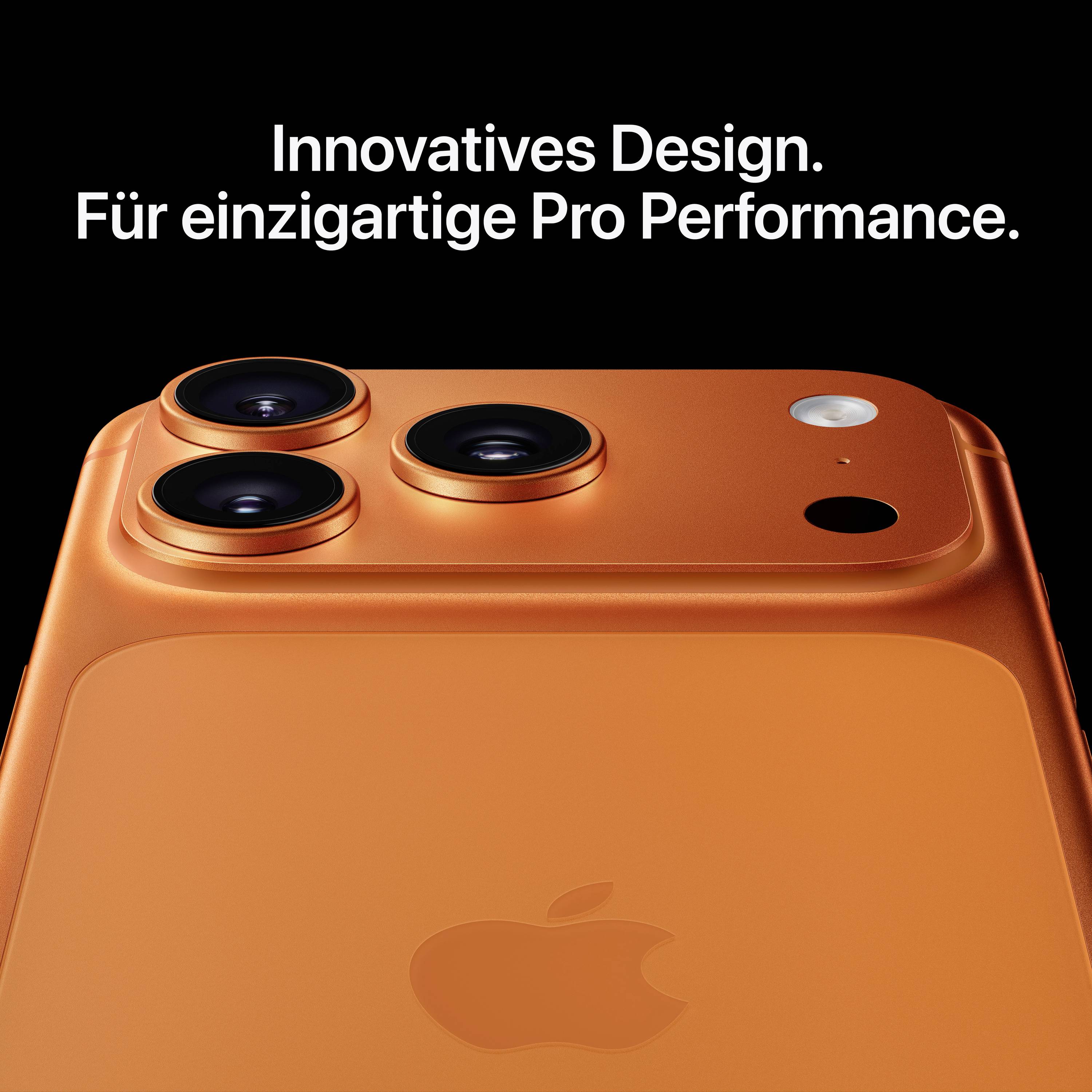 Oranžový smartphone se třemi fotoaparáty a bleskem, zadní strana ukazuje logo značky. Text nahoře: 'Inovativní design. Pro jedinečný profesionální výkon.'