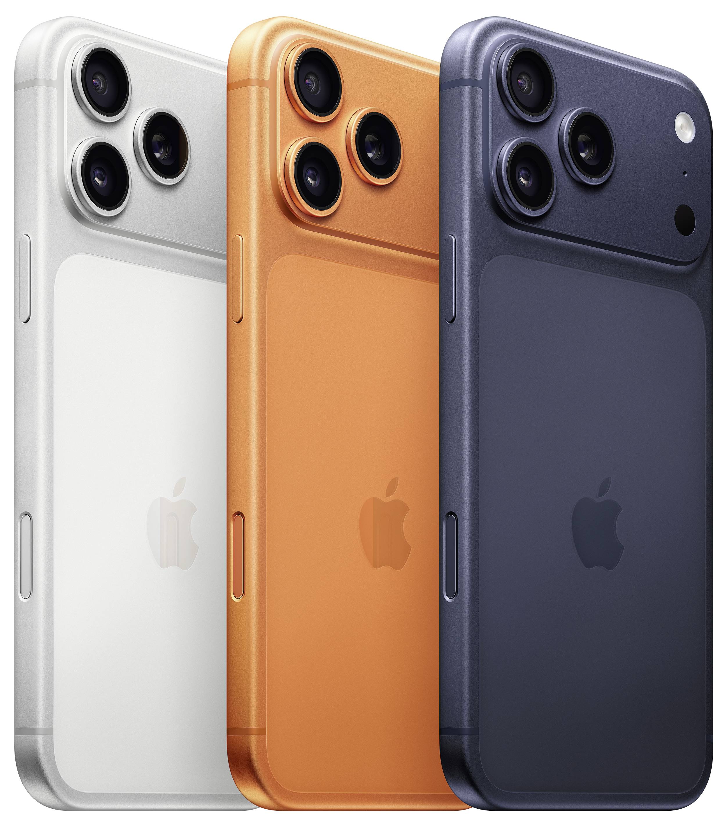 Tři smartphony v různých barvách (bílá, oranžová, modrá), každý s trojitým fotoaparátem a logem Apple, zobrazené ve vzpřímené poloze.