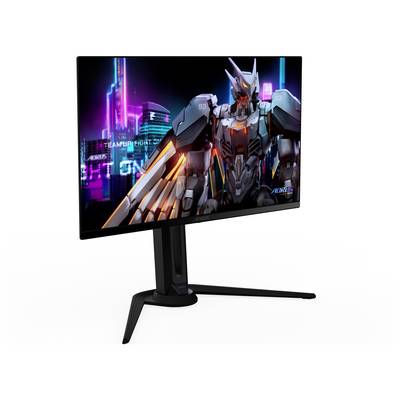 Monitor počítače zobrazuje futuristického robota s neonovými světly v pozadí městské krajiny. Stojan monitoru má jedinečný úhlový design.