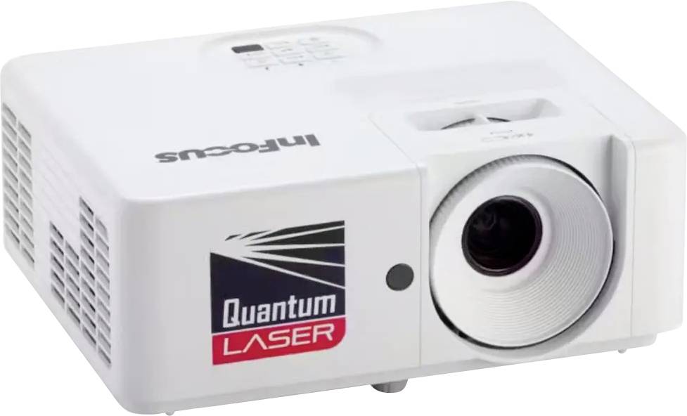 Bílý projektor InFocus s označením 'Quantum Laser' na boku, vybavený velkým objektivem vpředu, určený pro prezentační použití.