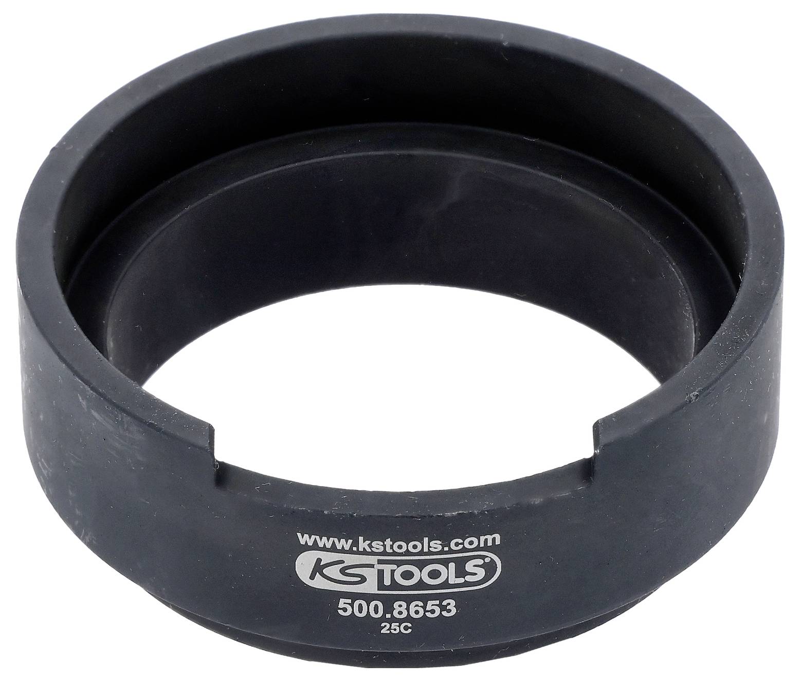 Černý válcový komponent KS Tools s otevřeným středem, označený štítkem "www.kstools.com 500.8653 25C", používaný pro mechanické aplikace.