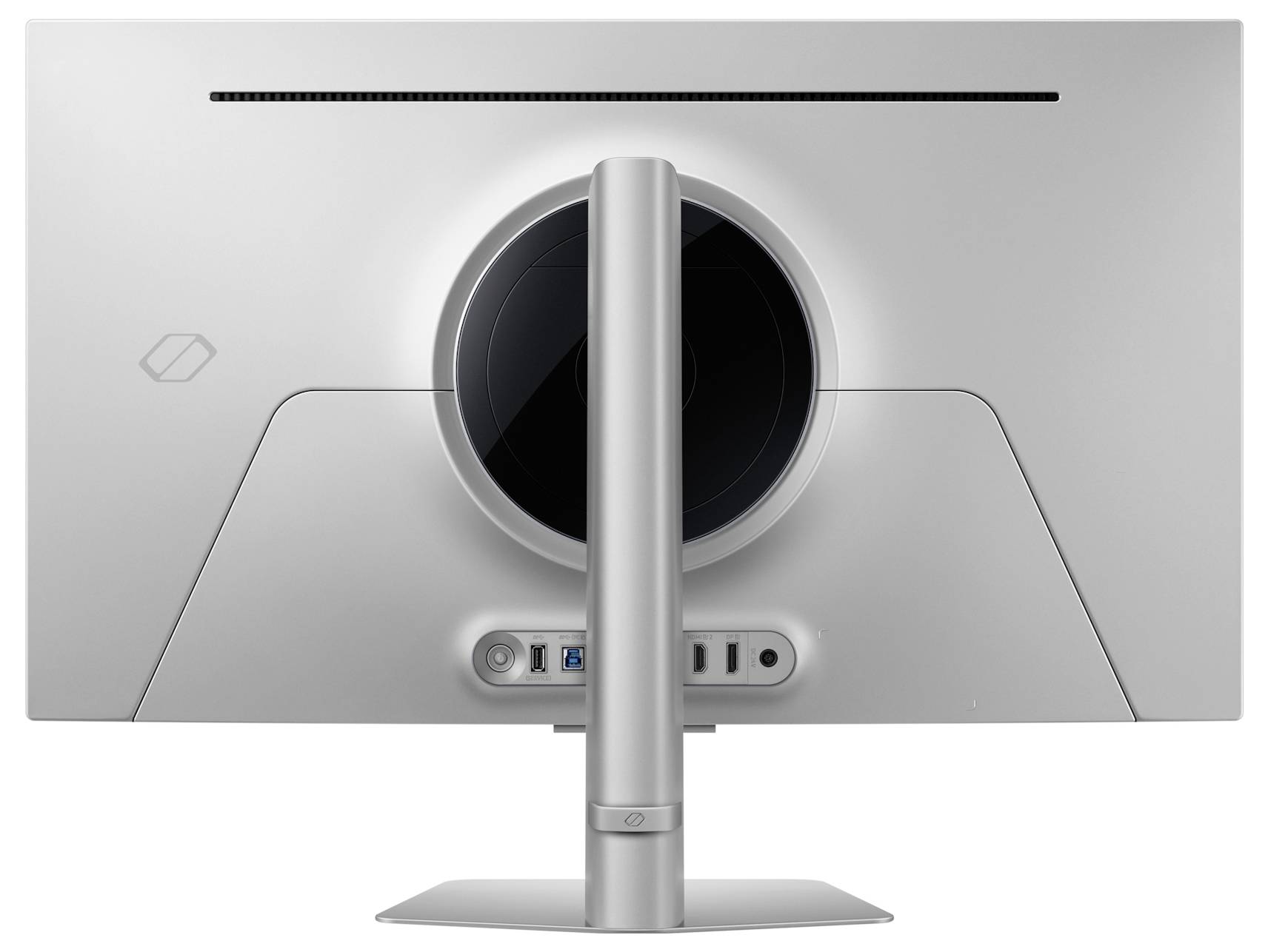 Zadní pohled na elegantní stříbrný počítačový monitor na stojanu, zobrazující porty a design ventilace, zdůrazňující minimalistickou estetiku.