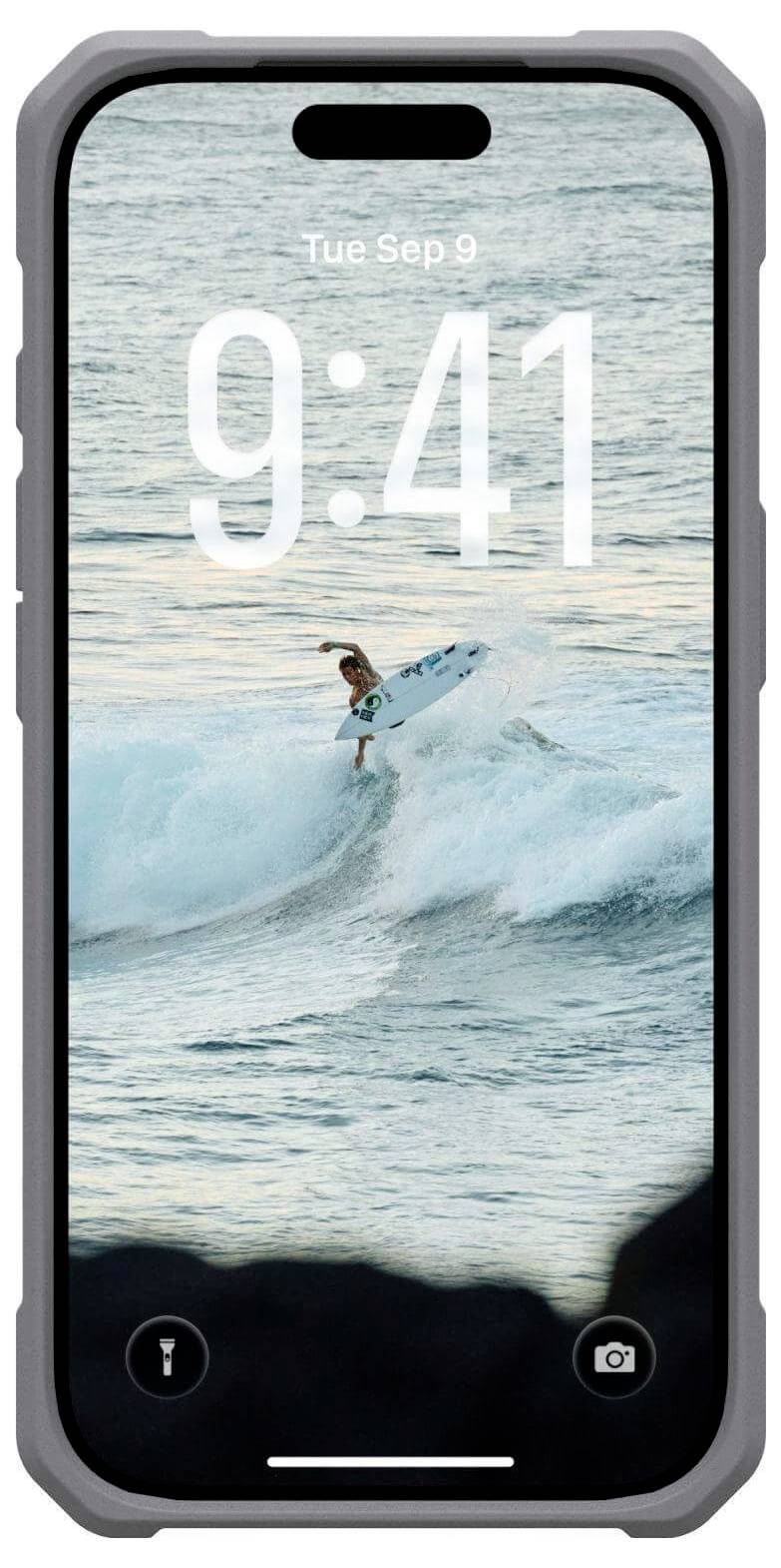 Na smartphonu je zobrazen zamykací displej s motivem surfaře jedoucího na vlně. Datum je 'Út 9. zář', a čas je '9:41'.