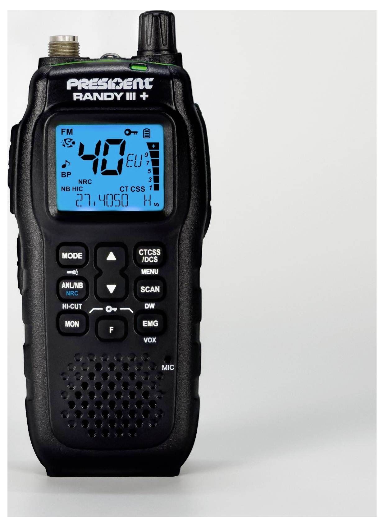 Ruční radiostanice s digitálním displejem zobrazujícím '40 EU' a frekvenci '27.4050'. Na zařízení jsou viditelná tlačítka pro nastavení hlasitosti, vyhledávání a pohotovostní funkce.