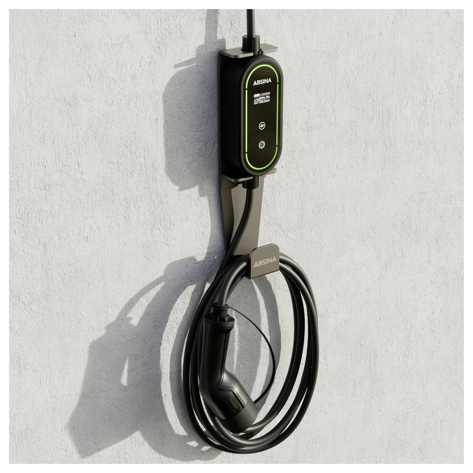 Nástěnná elektrická nabíječka pro elektromobily s navinutým kabelem a tryskou, která má digitální displej a tlačítka, umístěná na šedé stěně.